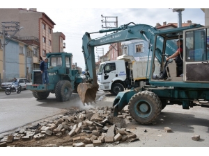 Şuhut’ta Parke Taşı Döşeme Çalışmaları