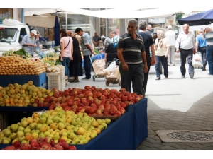 Denizli’de Sebze Ve Meyve Fiyatları Düşüşe Geçti