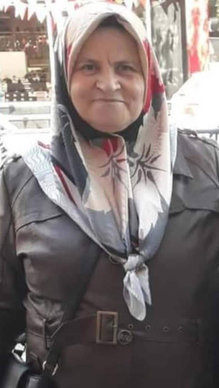 kesan-da-evinin-bahcesinde-cikan-ot-yangininin-uzerine-dusen-kadin-hayatini-kaybetti