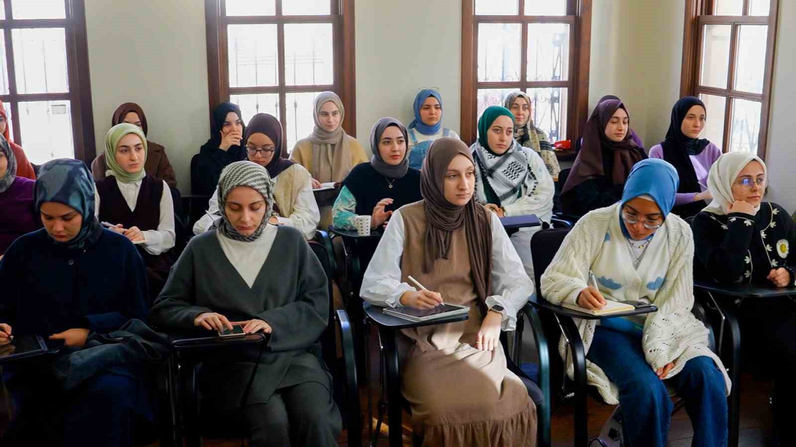 turgev-li-genc-kizlar-savunma-teknolojileri-ve-yapay-zeka-alanlarinda-yetisiyor