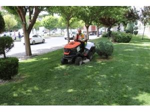 Karaköprü’de Parklarda Onarım Atağı