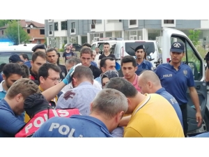 Başına Silahı Dayayarak İntihara Kalkıştı