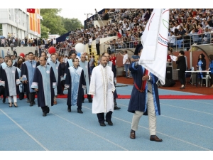 Beü’de 5 Bin Öğrenci Mezuniyet Coşkusu Yaşadı