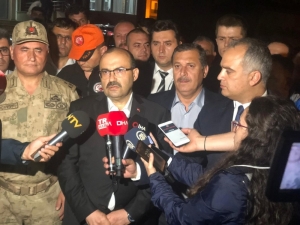 Vali İsmail Ustaoğlu, Araklı’daki Selle İlgili Yanlış Bilgilendirmeyi “2 Ölü, 8 Kayıp” Olarak Düzeltti