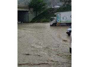 Ankara’da Sel Suları Vatandaşlara Zor Anlar Yaşattı