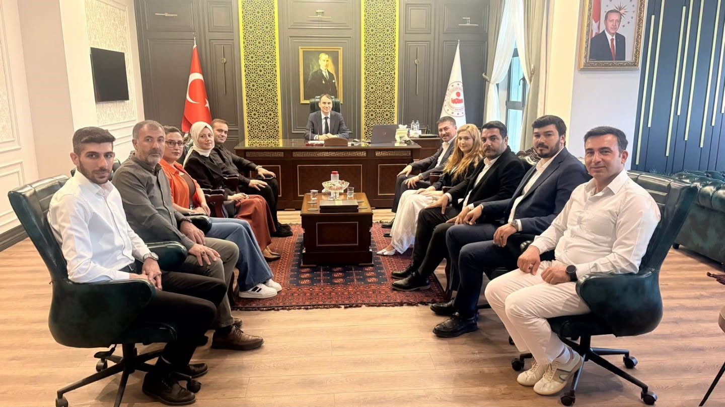 ak-parti-edremit-ilce-teskilati-ndan-kaymakam-engin-e-ziyaret