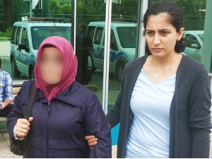 Fetö’den Aranan Kadın Savcıya Teslim Oldu