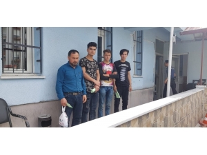 4 Düzensiz Göçmen Yakalandı
