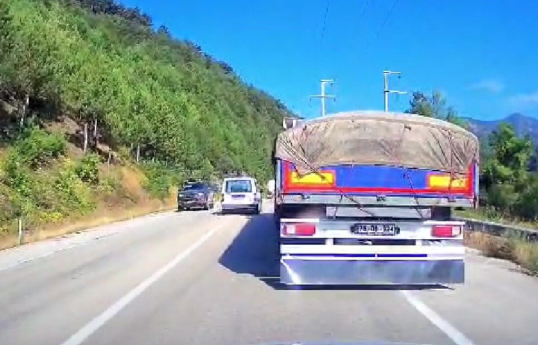 hatali-sollama-yapan-arac-kazaya-neden-oluyordu
