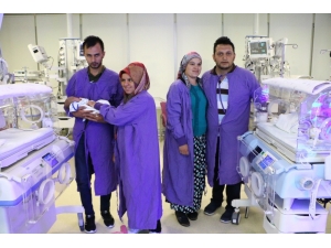 Yoğun Bakımdaki Bebekler Aile Sıcaklığında Tedavi Oluyor