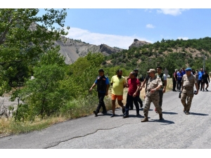 Vali Sonel, Kaybolan Genci Arama Çalışmalarını Takip Etti