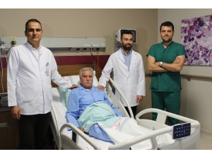 Yaşlı Adamın Kalp Kapağı, Yeni Yöntemle Değiştirildi