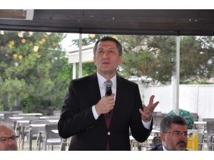 Bakan Selçuk, “Eğitim Zayıfsa Ekonomi De Zayıftır, Ekonomi Zayıfsa Demokrasi De Zayıftır”