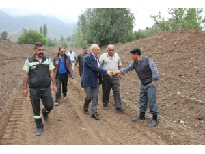 Çakırözer’den Sarıcakaya’daki Çiftçilere Geçmiş Olsun Ziyareti