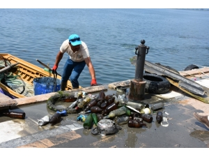 Dünyaca Ünlü Kanaldan 20 Traktör Atık Çıktı