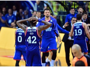Basketbol Süper Ligi’nde Şampiyon Son Maça Kaldı