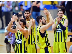 Nikola Kalinic 100. Maçına Çıktı