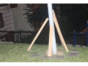 Parktaki Aydınlatma Direğinin Elektrik Akımına Kapılan Çocuk Öldü