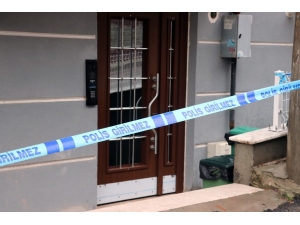 Aşırı Yağmur Sonucu Binanın İstinat Duvarı Çöktü, 23 Hane Boşaltıldı