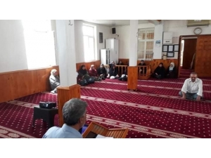 Emet’te Hacı Adaylarına Seminer