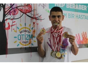 Otizmli Çocuklar Sporla Hayata Tutunuyor