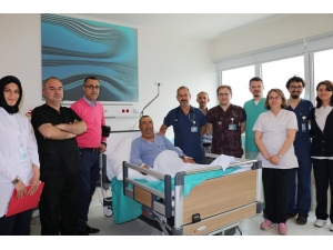 Diyabetten 1 Bacağını Kaybeden Hasta, Yapılan Operasyonla Diğer Bacağını Kazandı