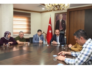 Vali Erin Mülteci Aileleri Kabul Etti