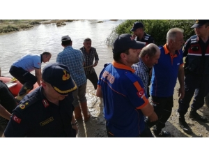 Taşan Derede Mahsur Kalan Vatandaş Kurtarıldı