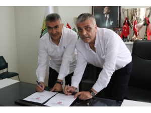 Akhisarspor, Teknik Direktör Mehmet Altıparmak İle Sözleşme İmzaladı