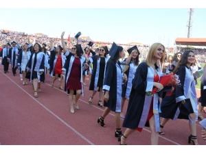 Çomü’de Mezuniyet Töreni