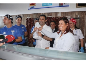 Kuşadası 3. Ege Et Mağazasının Açılışı Mitinge Dönüştü