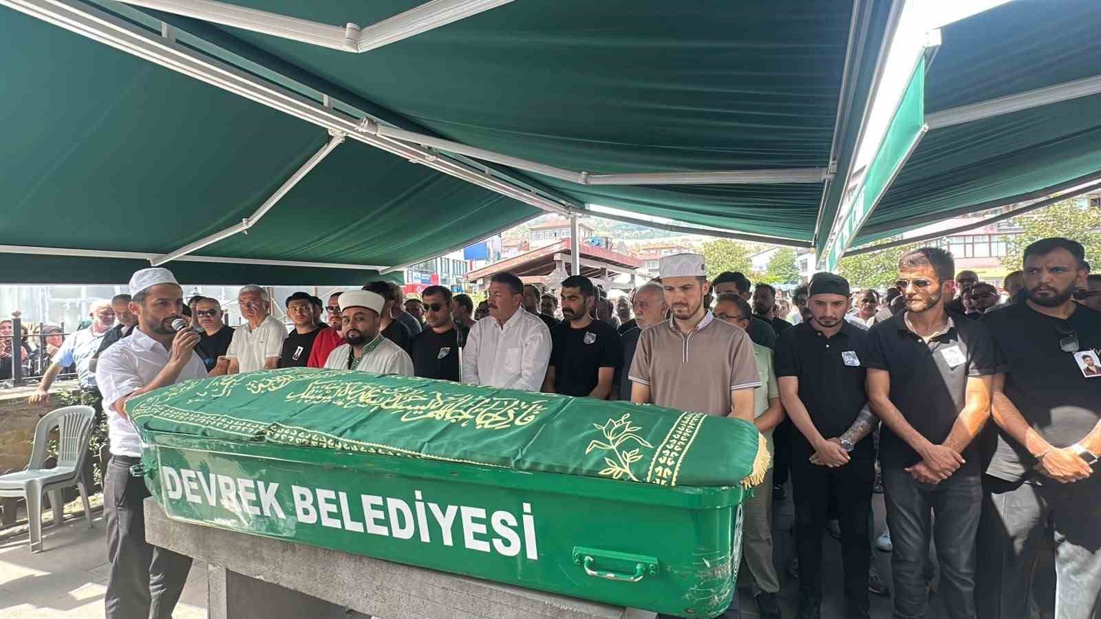 istanbul-daki-kazada-agir-yaralanmisti-devrekli-kameraman-5-gun-sonra-hayatini-kaybetti