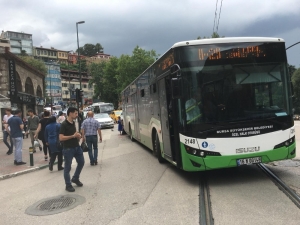 Otobüs Önce Çarptı, Sonra Kaçtı