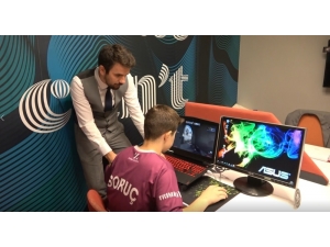 Bilgisayardan Oyun Oynayarak Para Kazanıyorlar