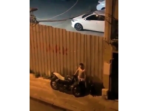 Hırsızdan Müdahalede Bulunan Vatandaşa Pişkin Cevap: "Çalıyorum, Ne Yapacaksın"