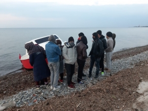 Jandarma 75 Düzensiz Göçmen Ve Bir Organizatörü Yakaladı