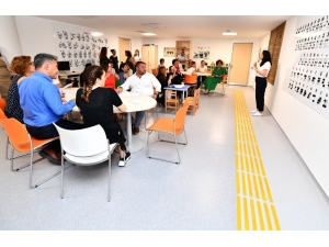 Başkan Eşlerinden Örnek Dayanışma