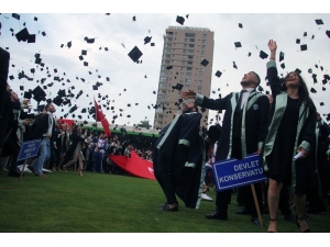 Giresun Üniversitesi’nde Mezuniyet Coşkusu