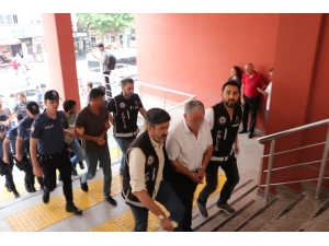 Kocaeli’de Gözaltına Alınan 33 Kişilik İhale Çetesinden 16 Şahıs Adliyeye Sevk Edildi