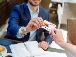 İzmirli Çalışanlar Döneri Tercih Ediyor