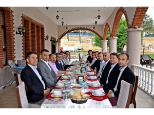 Tayinleri Çıkan Başsavcı Ve Jandarma Komutanına Veda Yemeği