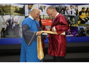 48 Yaşında Üniversite Birincisi Oldu