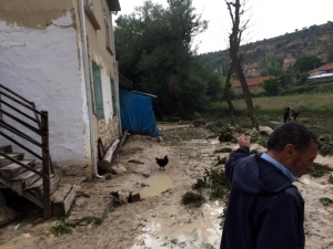 Karaman’da Yaşanan Sel Anı Cep Telefonuna Yansıdı