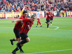 Eskişehirspor’un Gençlerine Talep Çok