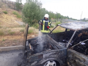 Hareket Halindeki Otomobil Yandı