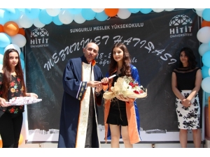 Sungurlu Myo Mezuniyet Sevinci