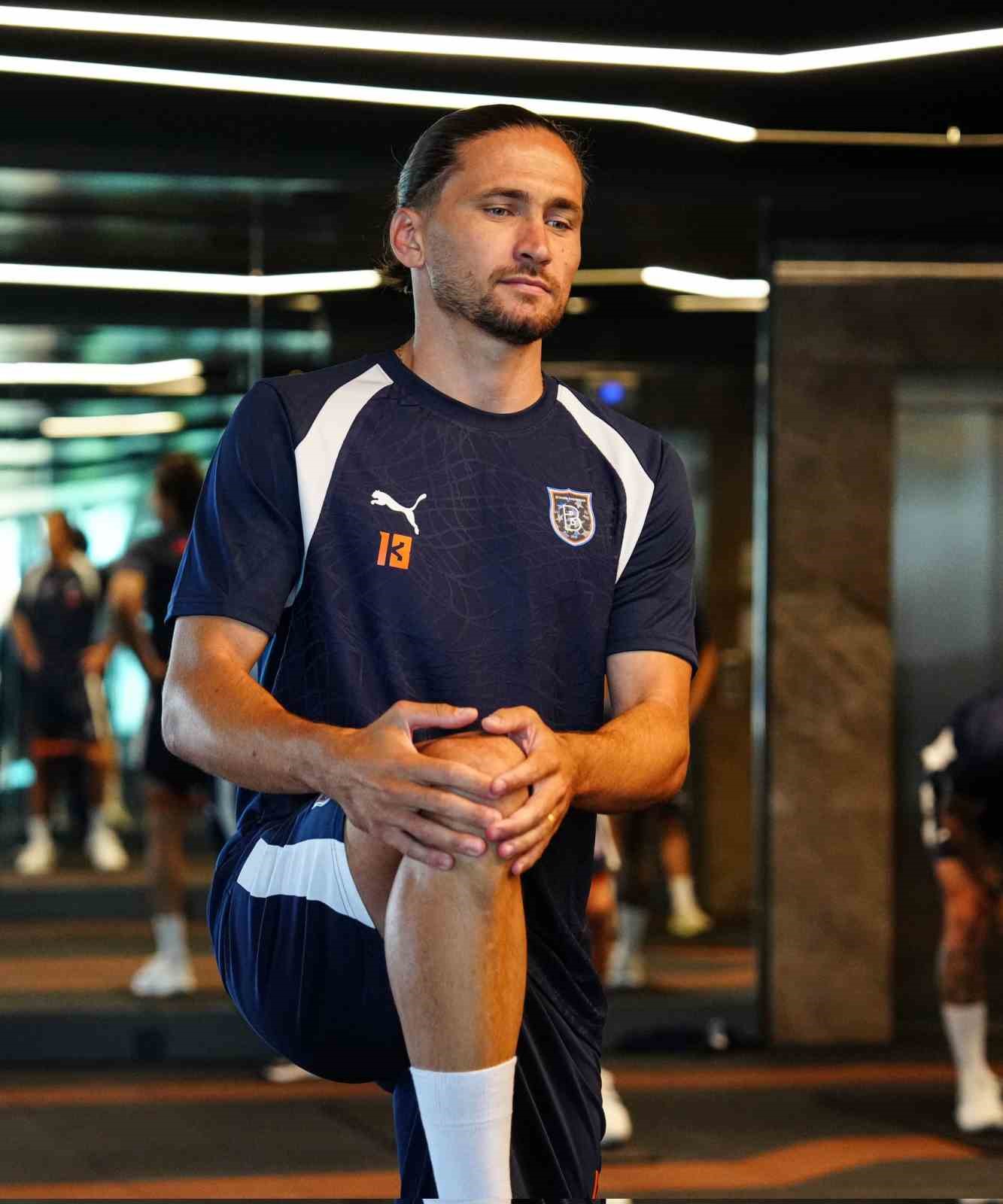 rams-basaksehir-sezonu-acti