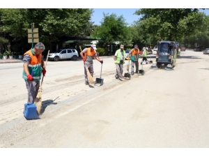 Elazığ Belediyesi, Afetin İzlerini Siliyor