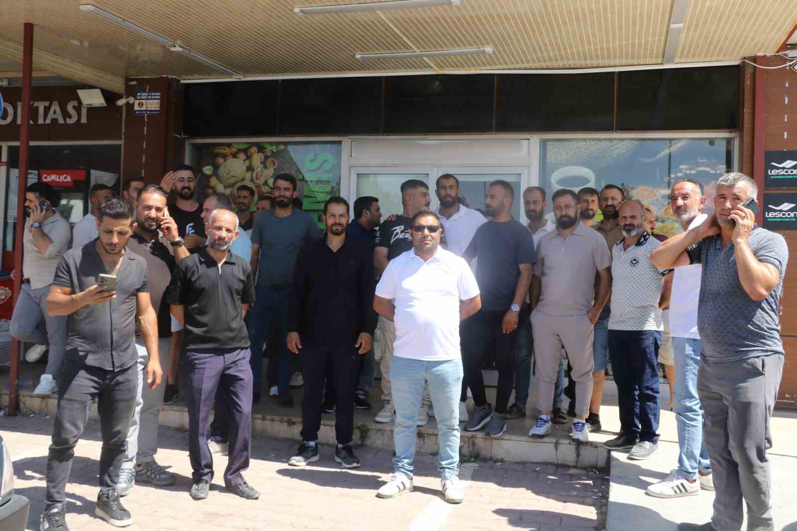 antalya-da-karsiliksiz-cekle-1-2-milyar-tl-lik-arac-ve-gayrimenkul-alan-supheli-tutuklandi