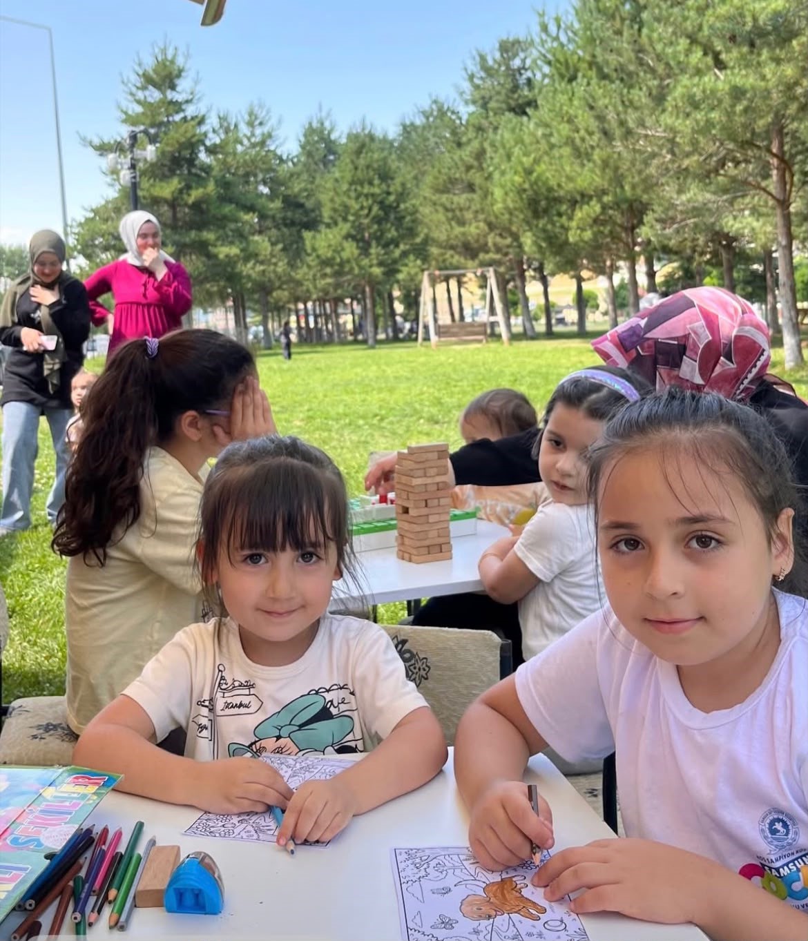 gezici-kutuphane-yenisehir-parki-nda-cocuklarla-bulustu